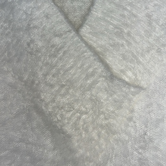 A New Day fuzzy v neck long sleeve sweater Sz S White - Picture 7 of 7